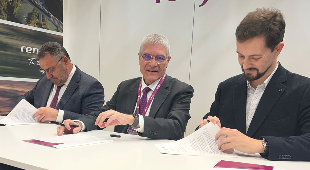La Fundación de Ferrocarriles, Renfe y la Diputación de León renuevan su acuerdo para promocionar los productos culturales y turísticos de la región La Fundación de Ferrocarriles, Renfe y la Diputación de León renuevan su acuerdo para promocionar los productos culturales y turísticos de la región