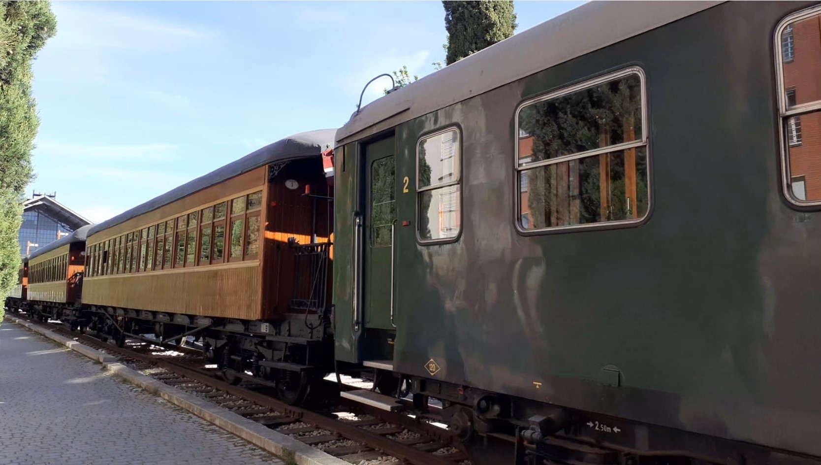 Msica, fresas y calabazas, en la temporada de otoo del Tren de la Fresa