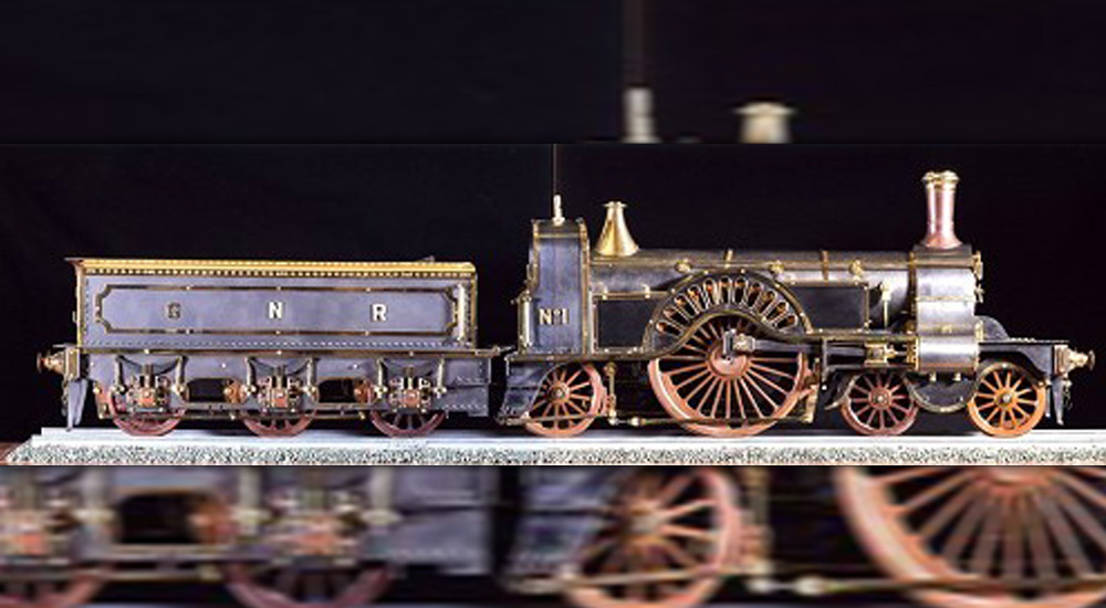 Una 'Stirling Single' a escala, pieza del trimestre del Museo del Ferrocarril de Madrid
