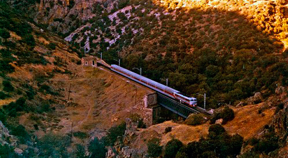 La Fundación, Talgo y Renfe recuperan un tren Talgo de los años sesenta La Fundación, Talgo y Renfe recuperan un tren Talgo de los años sesenta