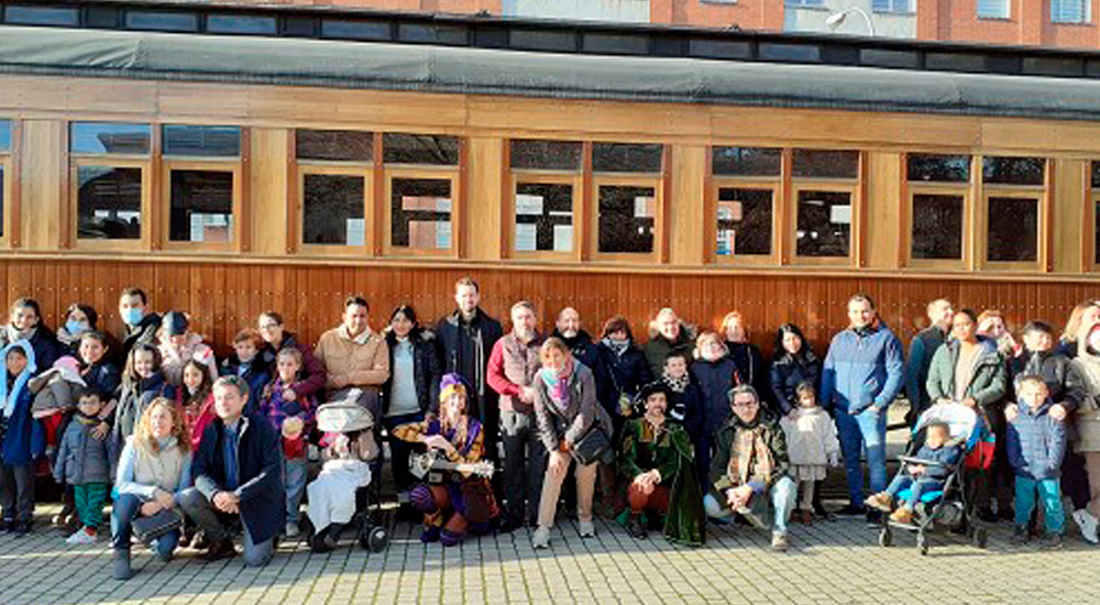 Nias y nios de Ucrania y Espaa convierten el primer Tren de la Navidad en el Tren de la Esperanza