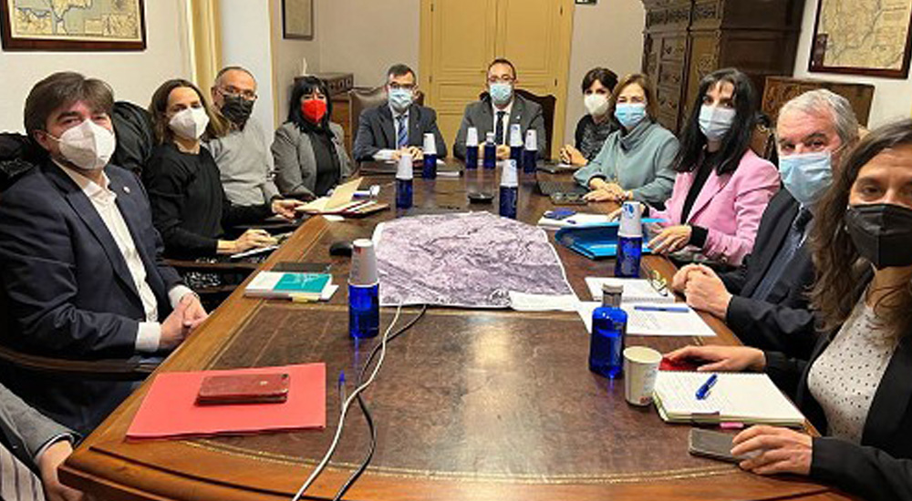 Principio de acuerdo para la recuperacin del Camino Natural Va Verde de La Jara